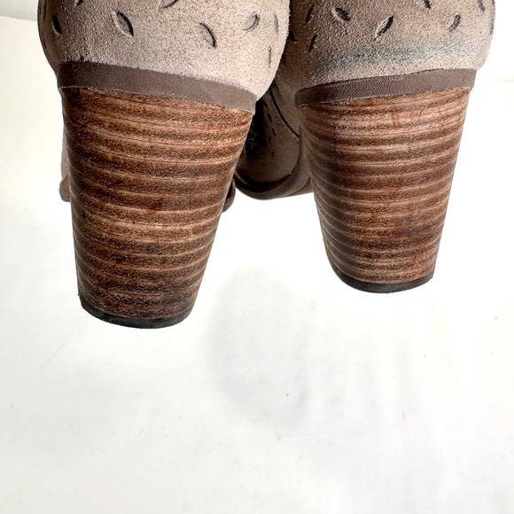 Toms Women's Taupe Suede Perforated Peep Toe Ankle Booties Block Heel Size 8 - Picture 9 of 11